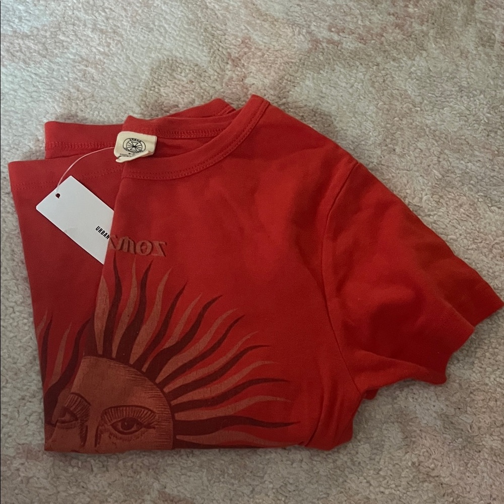 Vintage vibe Red tee